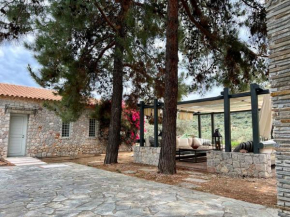 Hermione Hills Luxury Cottage